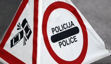 V prometni nesreči v Debru umrl 23-letnik