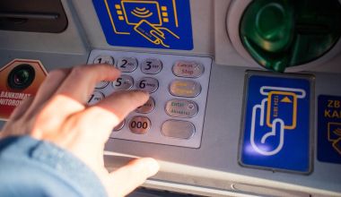 Neznanci razstrelili bankomat v Šentrupertu