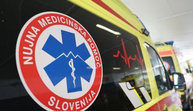 V eksploziji v Andražu nad Polzelo huje poškodovan moški