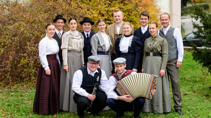 20 let Mladinske folklorne skupine Lintvar