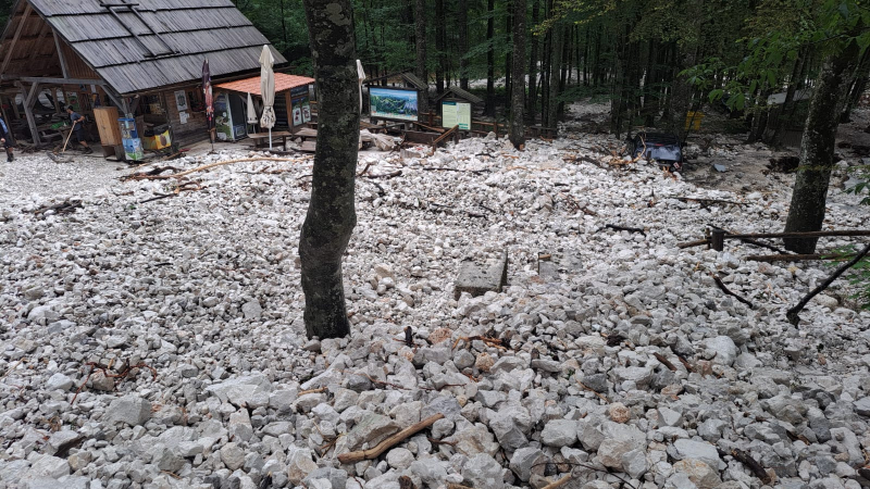 Najhuje v Solčavi, Mozirju in Laškem, v Velenju močan veter