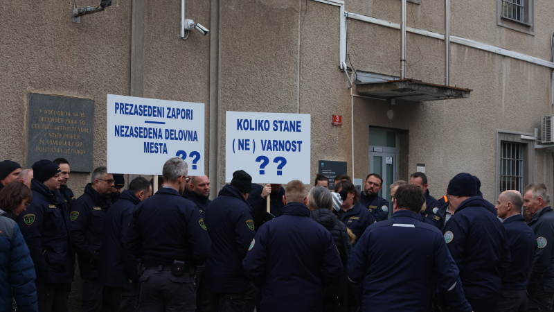 Protestirali tudi pred celjskim zaporom