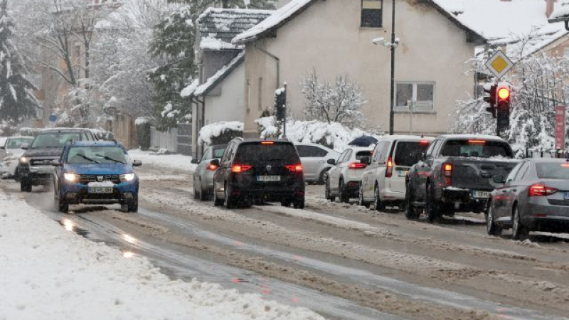 Več nesreč zaradi snega